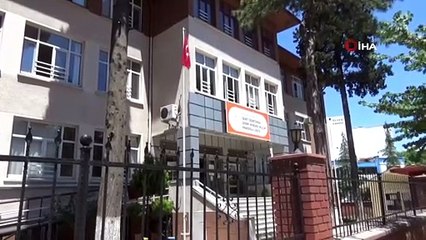 Aybüke öğretmenin kemiklerini sızlatmaya devam ediyorlar