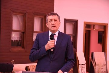 Son dakika haberleri: BAKAN SELÇUK YUNUS EMRE TÜRKÇEMİZİN YÜZ AKI OLARAK KIVANÇ VESİLEMİZDİR