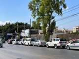 Lübnan'da benzin ithal edilemedi, benzin istasyonlarında uzun kuyruklar oluştu