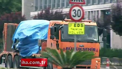 Saldırı sonrası incelenen araçlar olay yerinden kaldırıldı