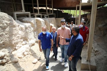 Anadolu Efes'in Hırvat oyuncusu Krunoslav Simon'a fahri hemşehrilik beratı verildi