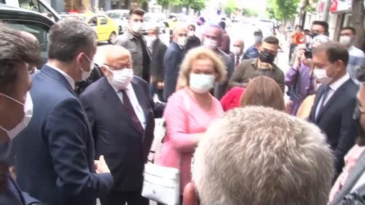 Bakan Selçuk, ek atama isteyen anneyi 'İnşallah' diyerek sevindirdi
