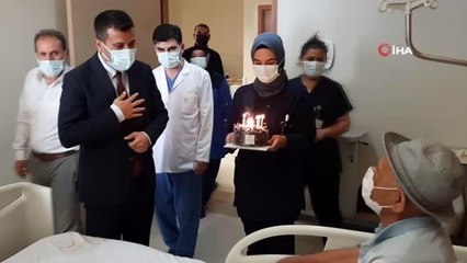 Son dakika haber | İlk doğum günü pastasını 81 yaşında hastanede kesti