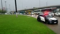 Chuva forte provoca alagamentos e afeta o trânsito em Florianópolis