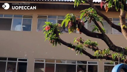 Após vencer o câncer, paciente retorna a Uopeccan para prestar homenagem