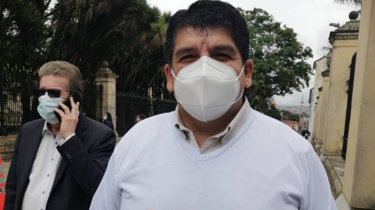 Polémica por declaraciones de Nelson Alarcón, ejecutivo de Fecode, sobre paro nacional