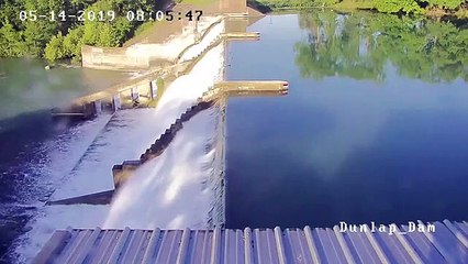 Video shows moment dam gate collapsed at Lake Dunl