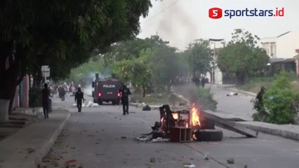 Aksi Unjuk Rasa Suporter Bola Kolombia Berujung Rusuh!