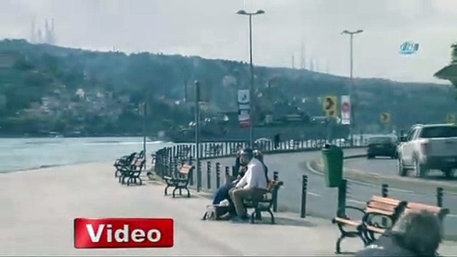 Rus savaş gemisi Boğaz'dan kadın askerlerle...