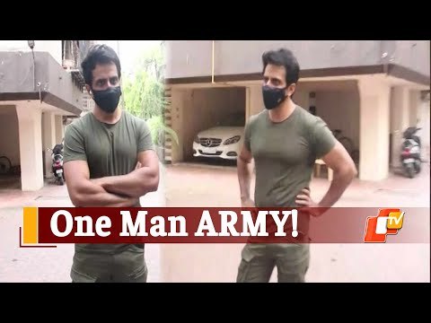Sonu Sood Spotted Lending Helping Hand To Needy Amid #Covid19 Pandemic | OTV News