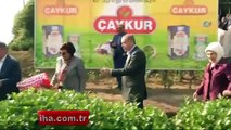 Cumhurbaşkanı Erdoğan çay bahçesine girdi