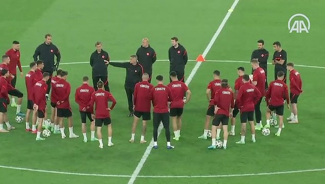 A Milli futbol takımı, İtalya maçı hazırlıklarını tamamladı