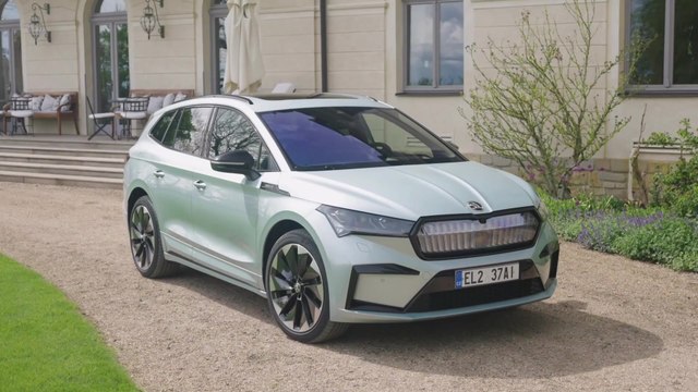 Der neue SKODA ENYAQ SPORTLINE iV - Große Räder und getönte Scheiben