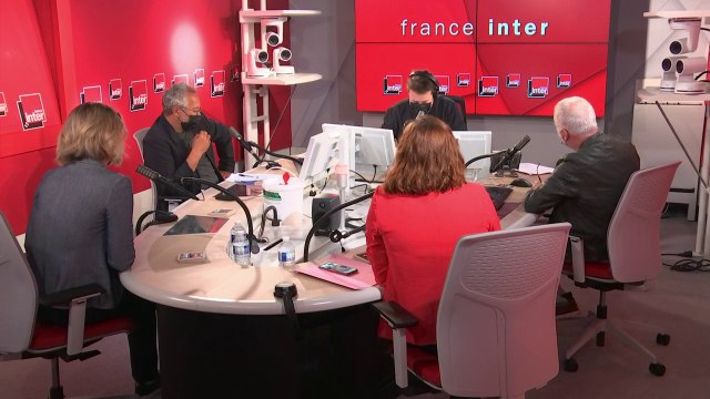 Youri Djorkaeff : Didier Deschamps s'est adapté, bonifié avec son équipe. Il fait symbiose avec son équipe.