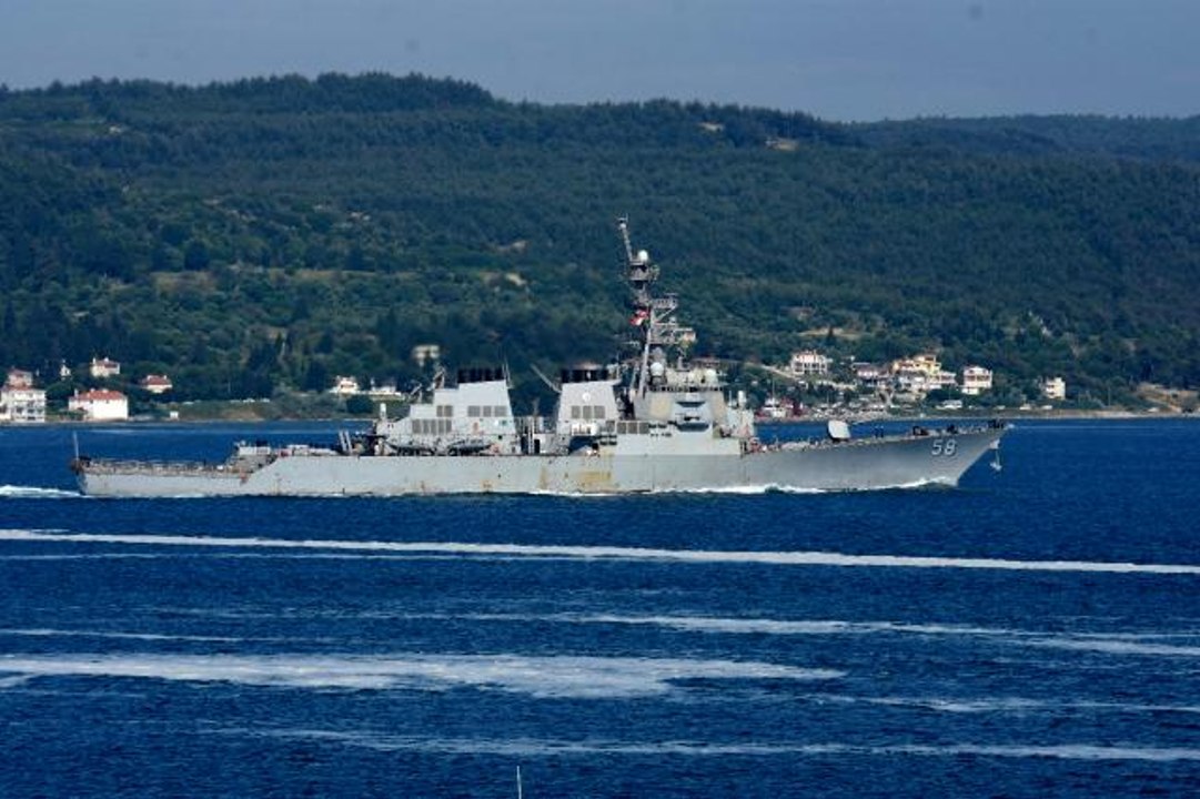 ABD savaş gemisi Çanakkale Boğazı'ndan geçti