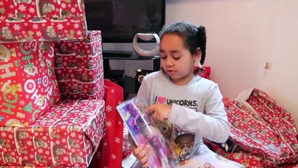 Christmas Special Morning  Tiana & Family Opening Presents