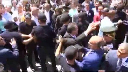 Şehit cenazesinde Kemal  Kılıçdaroğlu'nda yumurtalı protesto