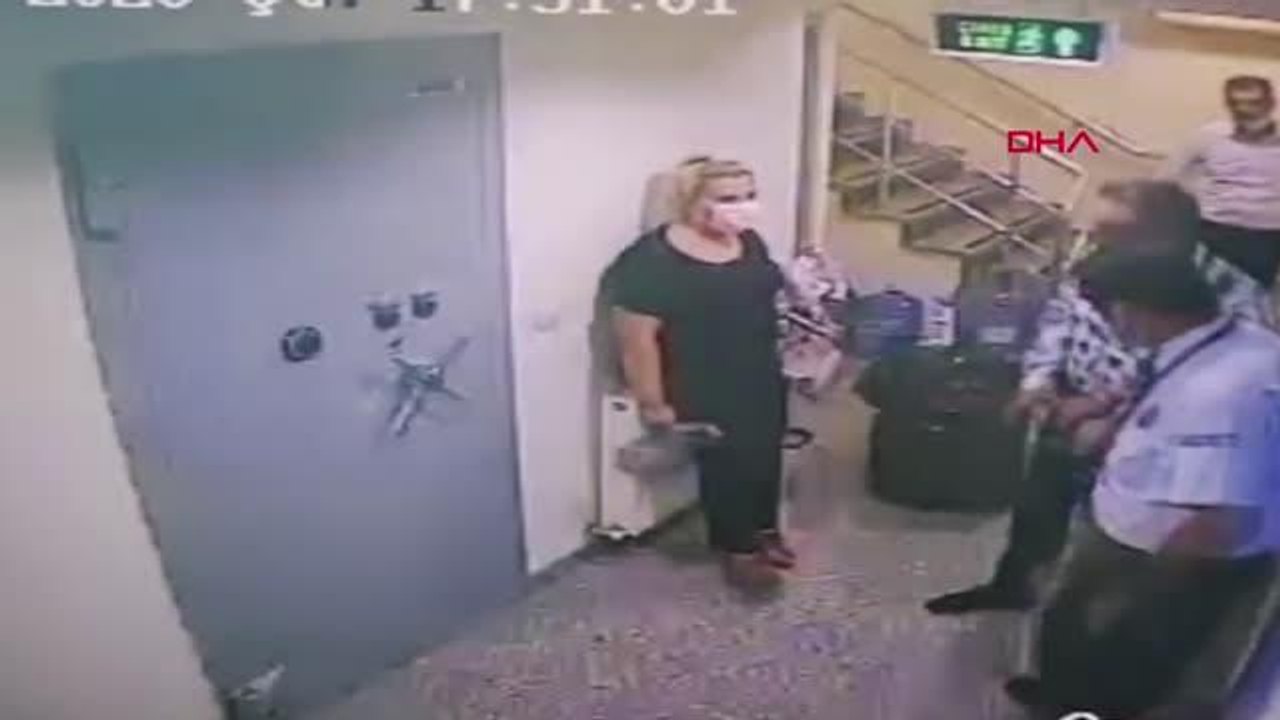 KADIN ÇALIŞANIN KAFASINA SİLAH DAYAYAN MÜDÜR ŞAKA YAPMIŞ
