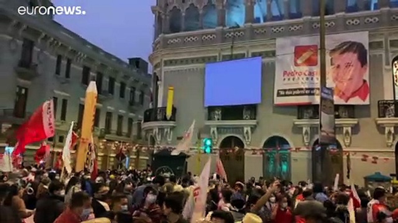 Arm gegen Reich in Peru: Marxist Castillo (51) wird wohl Präsident