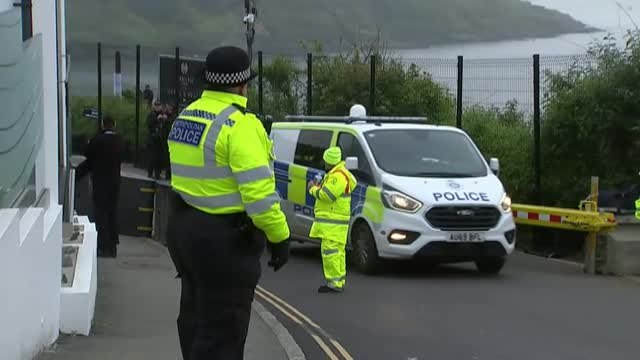 Los Biden toman unas pintas horas antes del comienzo de la primera cumbre presencial del G7 tras la pandemia