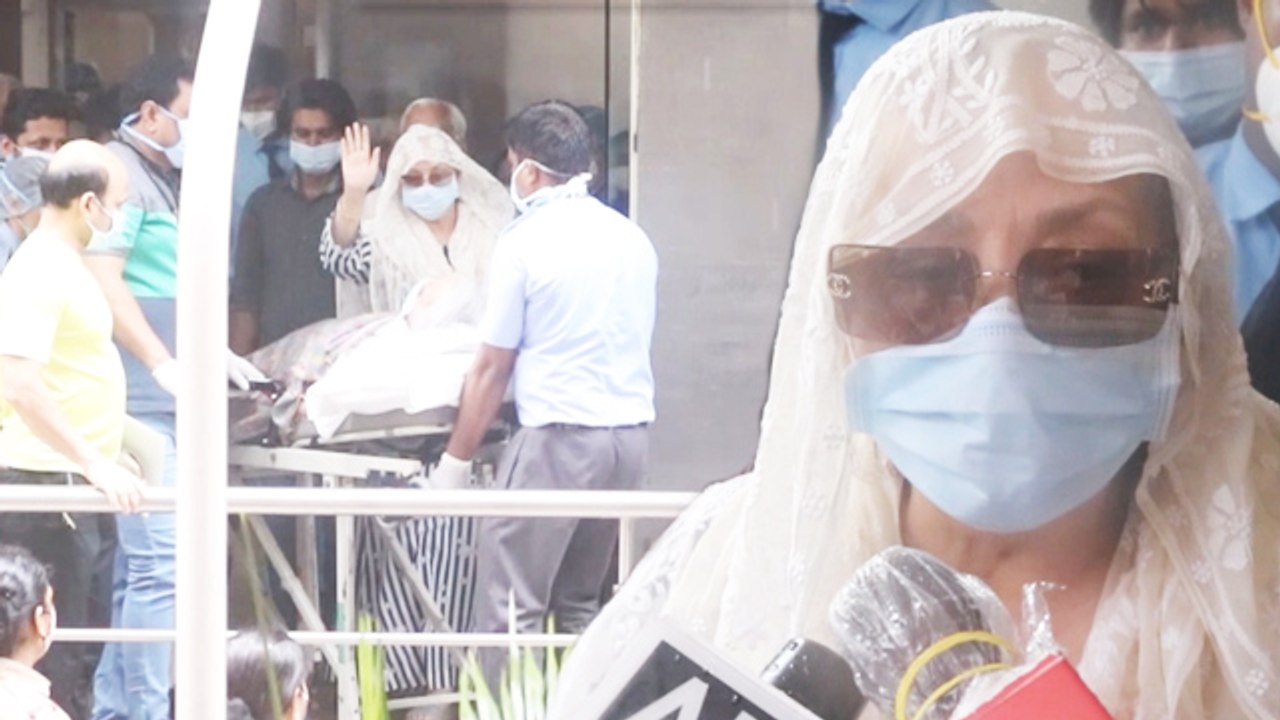Dilip Kumar Discharged From Hospital On A Stret...