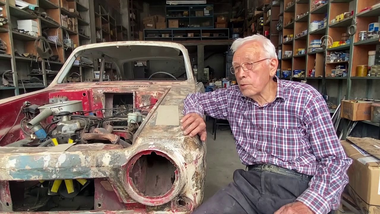 DÜZCE - Anadol' otomobiller 'Dede Suat'ın elinde hayat buluyor -  Dailymotion Video