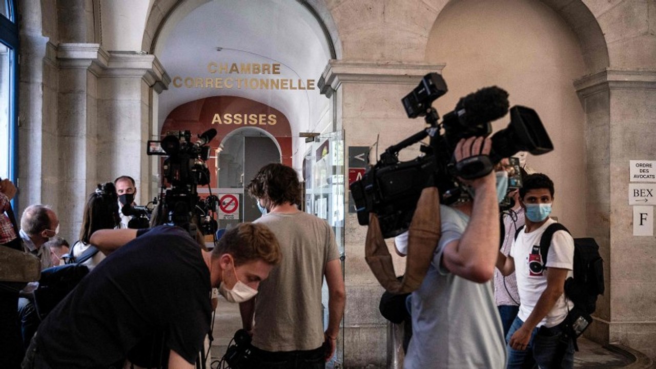 Pelaku Penamparan Presiden Macron Dihukum 4 Bulan Penjara