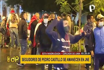 Seguidores de Perú Libre realizan vigilia en exteriores del JNE incumpliendo toque de queda