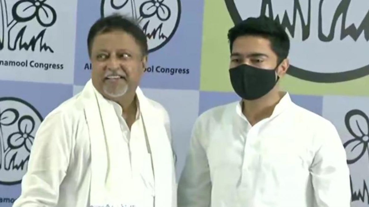 Mukul Roy returns to TMC, Mamata says he has come back home