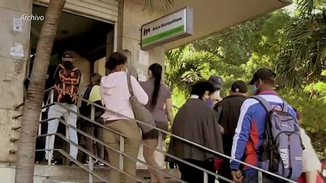 Cuba suspende depósitos en efectivo en dólares estadounidenses