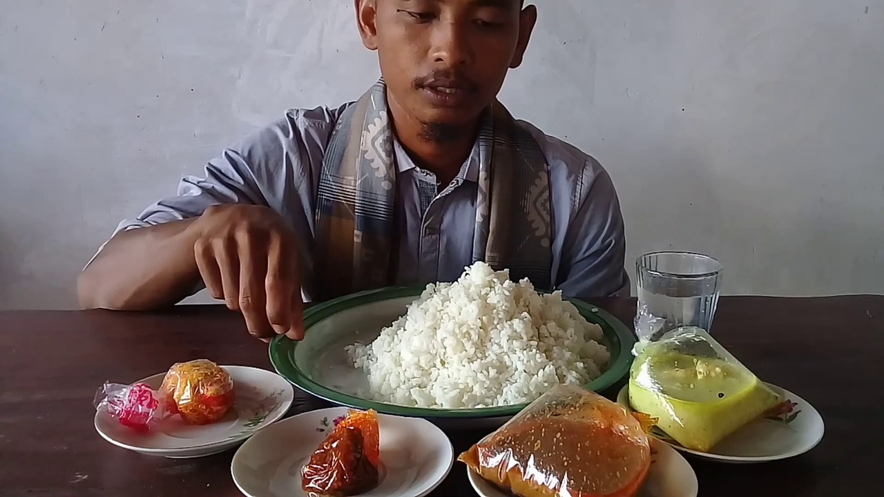 Makan nasi segunung