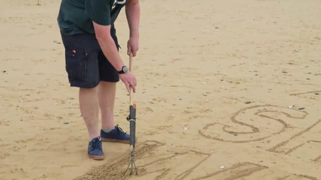 Civilizadas y creativas protestas contra el G7