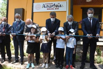 BAKAN SELÇUK, TÜRKİYE'NİN İLK ANADOLU MASAL EVİ'Nİ ESKİŞEHİR'DE AÇTI