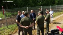 I migranti di Minsk. La Bielorussia allenta i controlli alle frontiere dopo le sanzioni dell'Ue