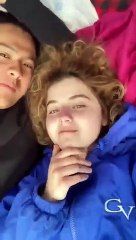 Casal filmado a rir enquanto confessa homicídio de pai de um deles