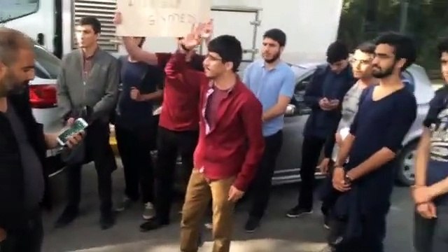 Hür yürekli gençler, o 'rezil defile'ye öyle şeyler söyledi ki...