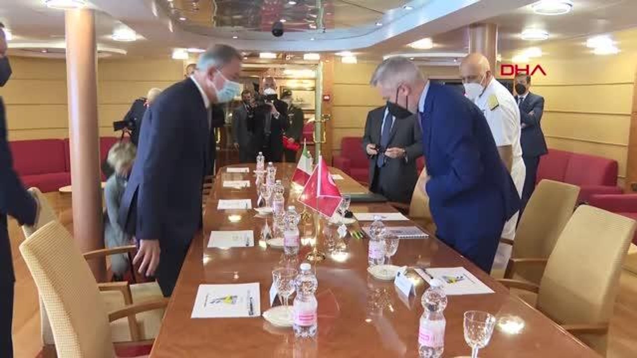Milli Savunma Bakanı Akar, İtalya ve İngiltere Savunma Bakanları ile Sicilya'daki üçlü toplantıda bir araya geldi