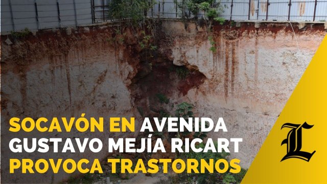 Socavón en avenida Gustavo Mejía Ricart provoca trastornos