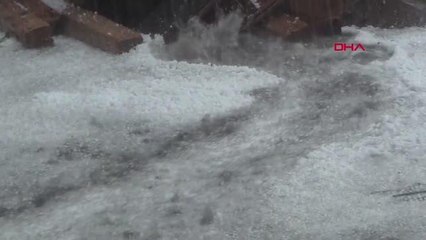 Konya'da sağanak yağmur sele neden oldu