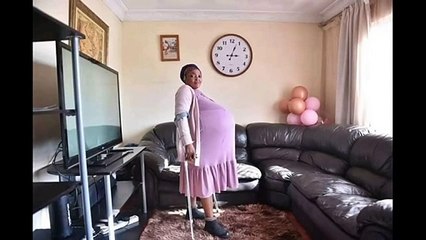 Télécharger la video: A woman in South Africa - gives birth to - ten twins - Gosiame Thamara Gave -Birth to 10 twin Babies