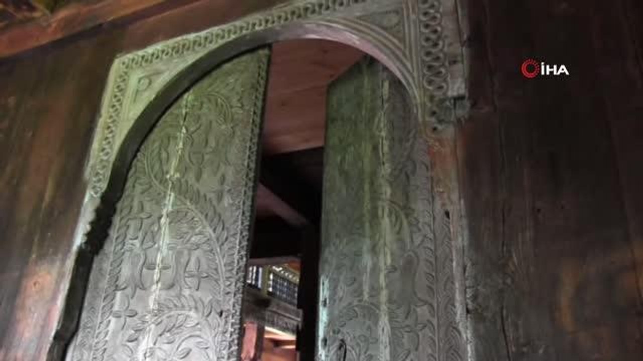 Tarihi ahşap cami minaresine 171 yıl sonra kavuştu