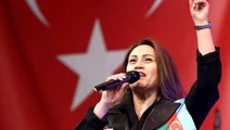 'Çırpınırdı Karadeniz' ile adından söz ettiren şarkıcı Azerin'in Milli Takım için yaptığı şarkı büyük ilgi gördü