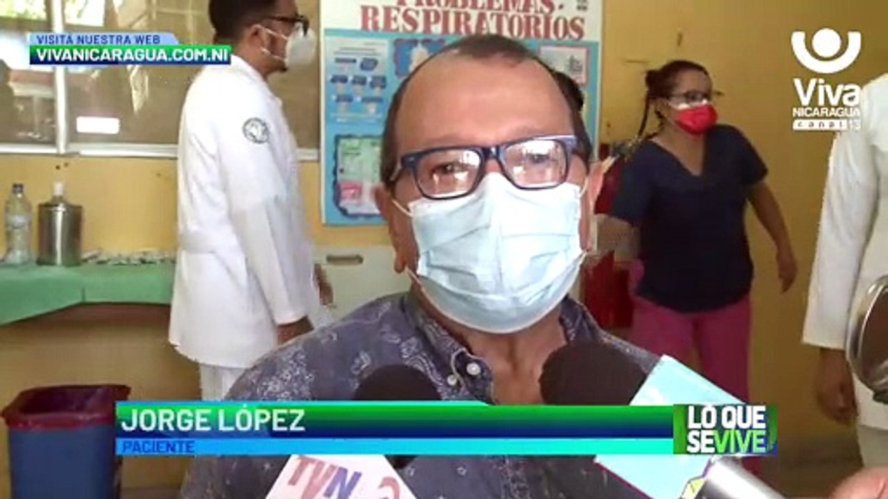 Pacientes crónicos reciben dosis de Covishield en Managua