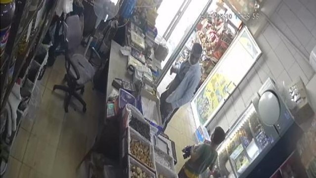 Son dakika gündem: Dondurma yiyerek cep telefonu çalan hırsızlık şüphelisi kamerada