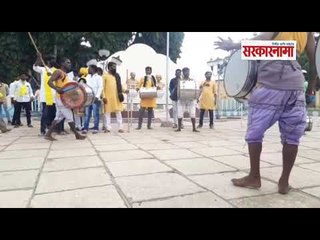 सोलापुरात पार पडलं धनगर समाजाचं 'ढोल बजाओ आंदोलन