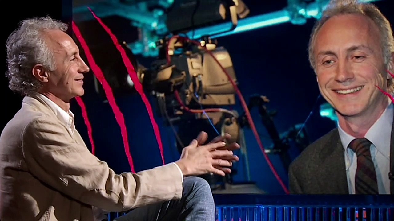 Marco Travaglio come non lo avete mai visto. Dai suoi esordi con Montanelli fino alla canna fatta in Marocco! 11 Giugno 2021