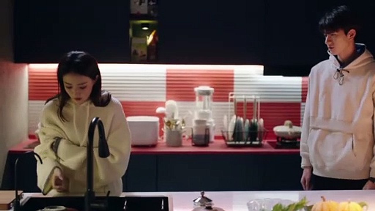 꼭봐야지 임일 키스 장인으로 등극 주방에서부터 소파까지 서로와 보낸 로맨틱한 순간들   량신미경호시광 25화  iQiyi Korea