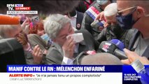 Jean-Luc Mélenchon enfariné en pleine manifestation contre les idées d'extrême droite à Paris