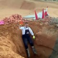 فيديو للشيف بوراك يحفر بعمق 5 أمتار في صحراء دبي: ماذا فعل؟