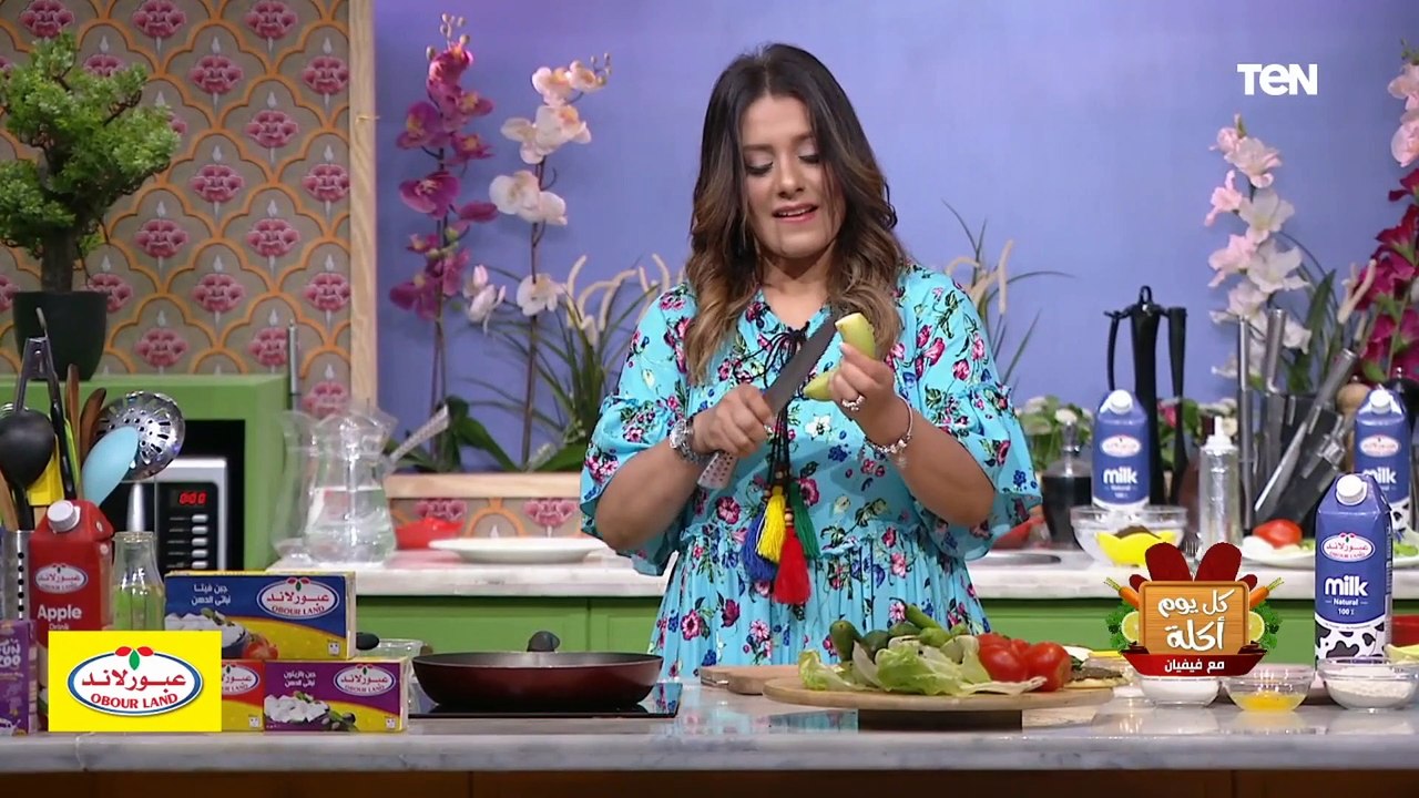 كل يوم أكلة  | طريقة عمل كيك الطاسة بالموز مع الشيف فيفيان فريد